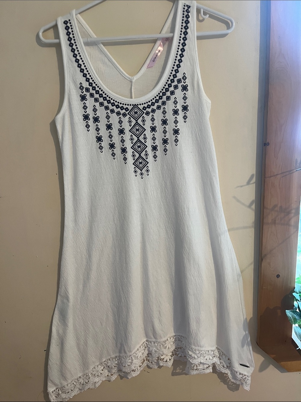 La Vie En Rose White Dress/Tank Topor Nightgown with Navy Blue Embroidery